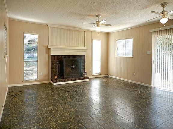 4th image of 19348 E Lakeshore Dr
