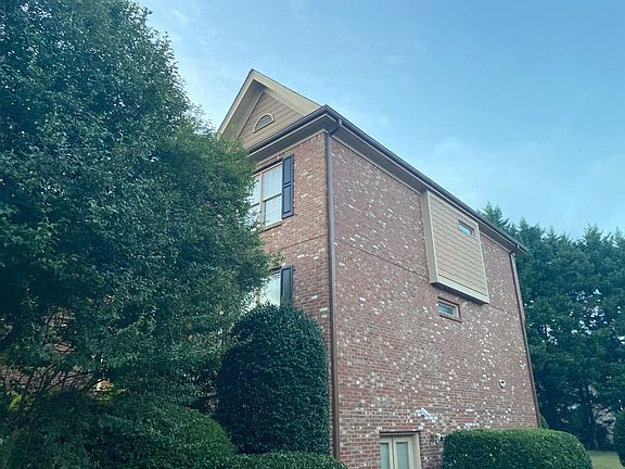 2nd image of 1001 Cranbrook Glen Ln