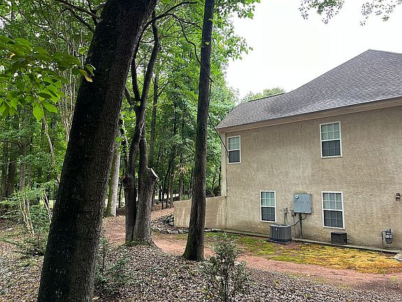 3rd image of 55 Tanqueray St