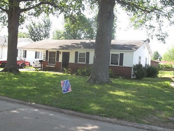 2nd image of 1009 S Parkside St