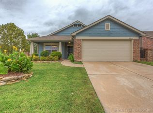 2204 E Elmira St, Broken Arrow, OK 74012