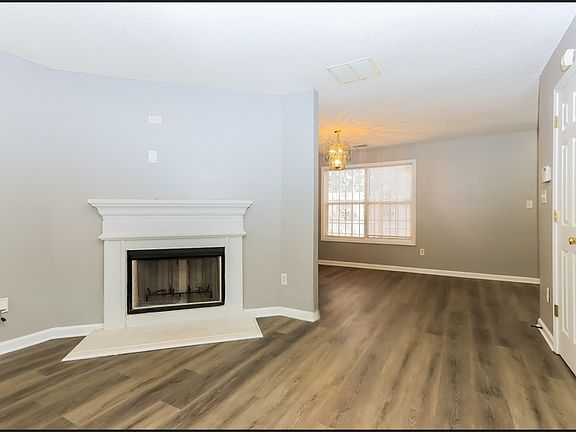 3rd image of 7140 Ravenwood Ln