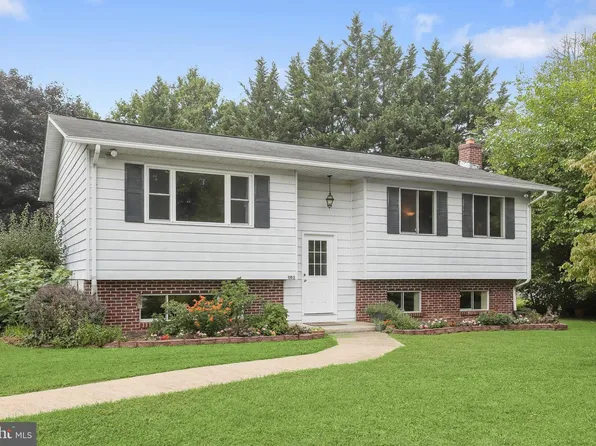1103 Holliday Ln, Westminster, MD 21157
