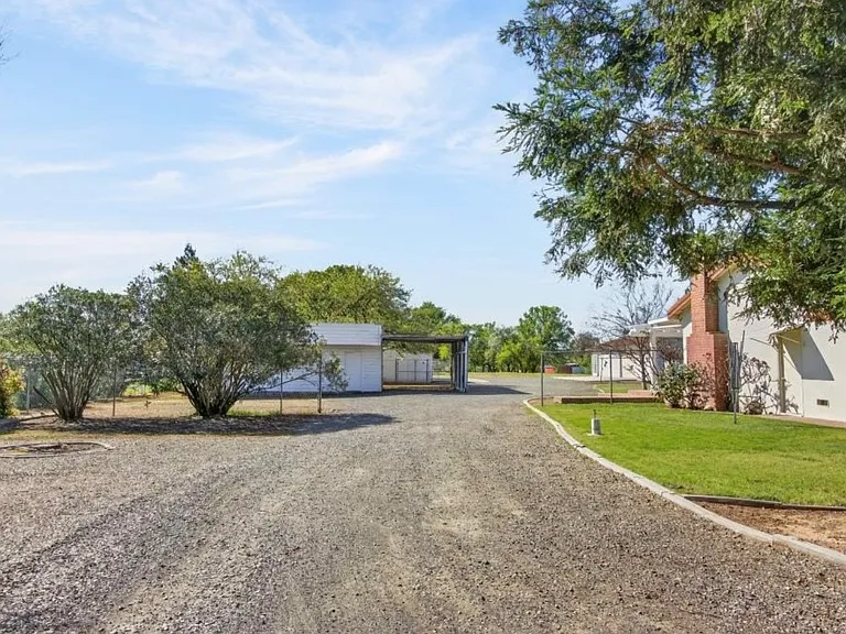 3167 Baseline Rd — Photo 8