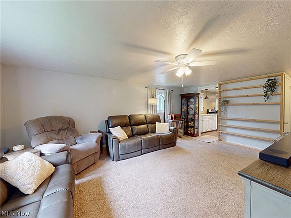 4th image of 1063 Thistleridge Dr