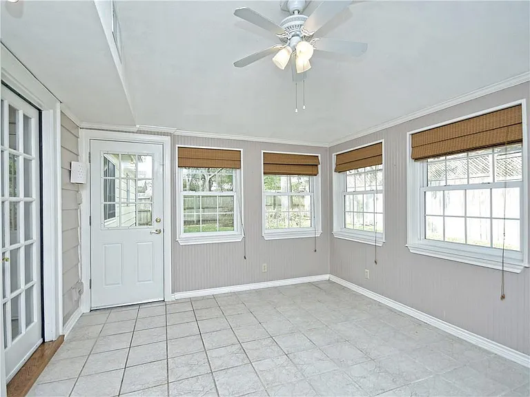 11502 Toledo Dr — Photo 17