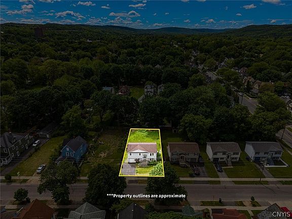 4th image of 233 W Newell St