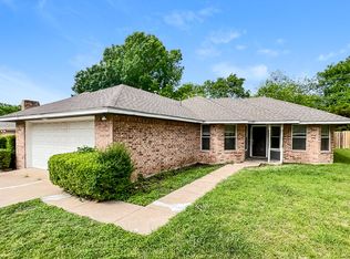 1311 Mallard Dr, Desoto, TX 75115