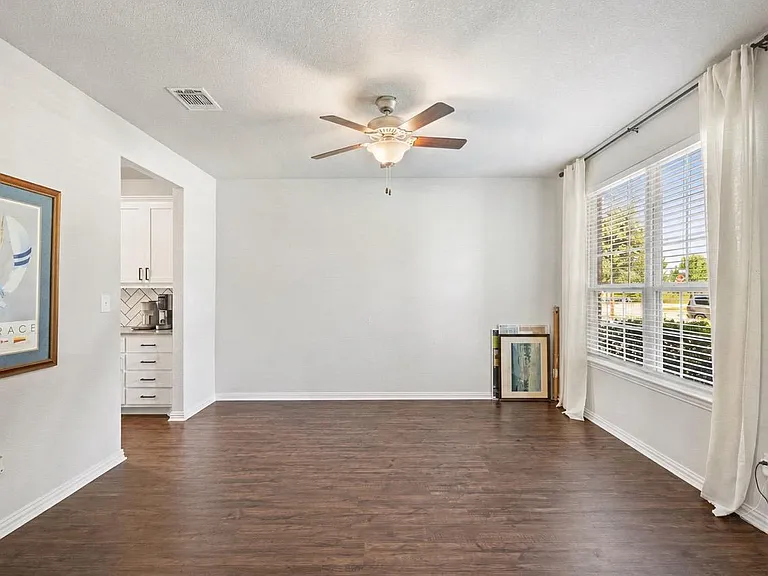 3307 Columbus Way — Photo 7