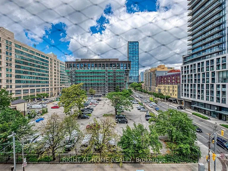 159 Dundas St E #412 — Photo 23