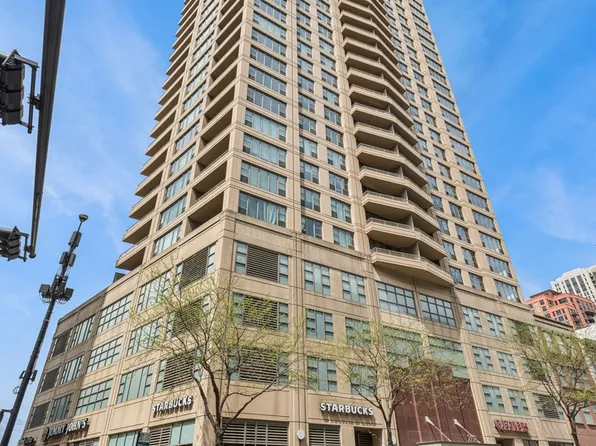 200 N Jefferson St APT 905, Chicago, IL 60661