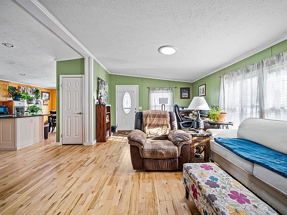3rd image of 234 Emerald Drive