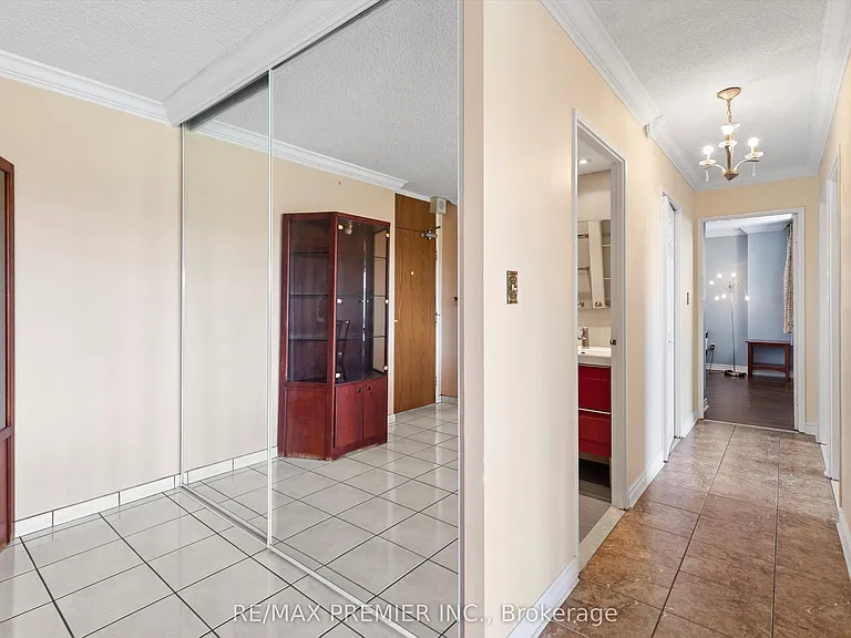240 Scarlett Rd #711 — Photo 16