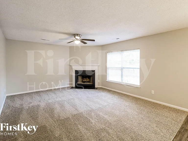5102 Torrey Ln — Photo 3