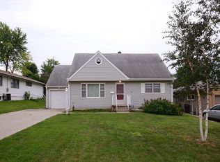 4663 Grover St, Omaha, NE 68106