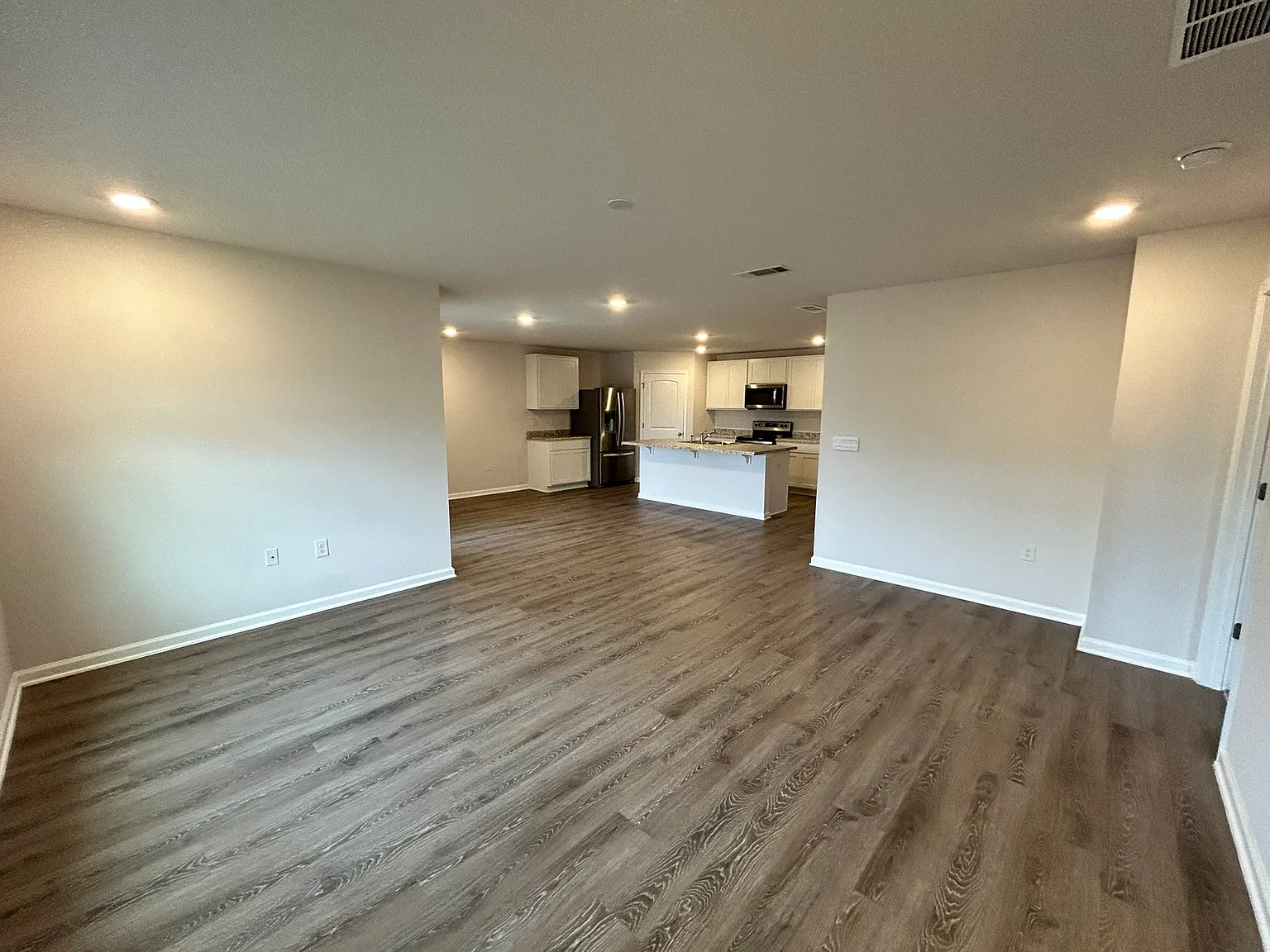 4 bed, 1830 sqft, $2,000 — Photo 1