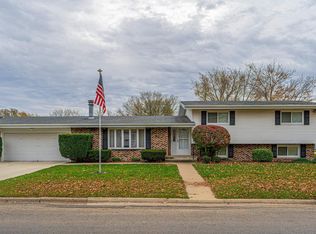 305 SW 4th St, Atlanta, IL 61723