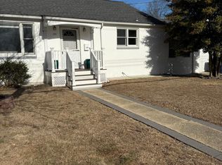 295 Roosevelt Ave, Oakhurst, NJ 07755