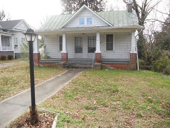 2nd image of 1311 Irish St