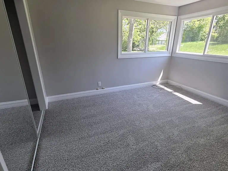 11505 N River Rd — Photo 13