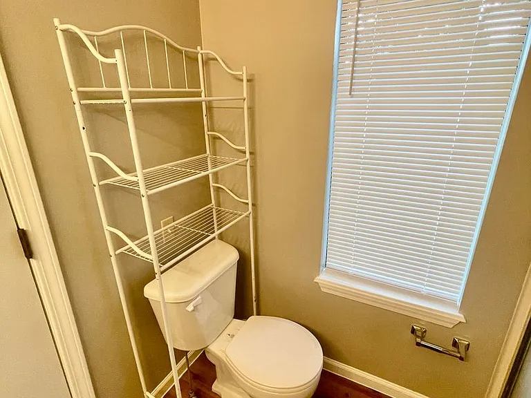 616 E Barbara Ct — Photo 22