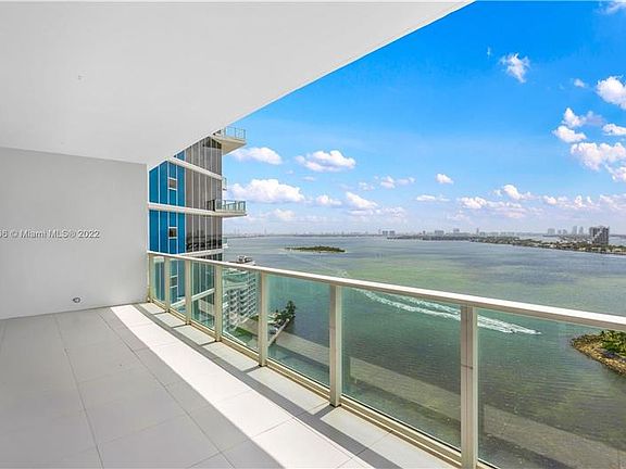 4th image of 2020 N Bayshore Dr APT 2004
