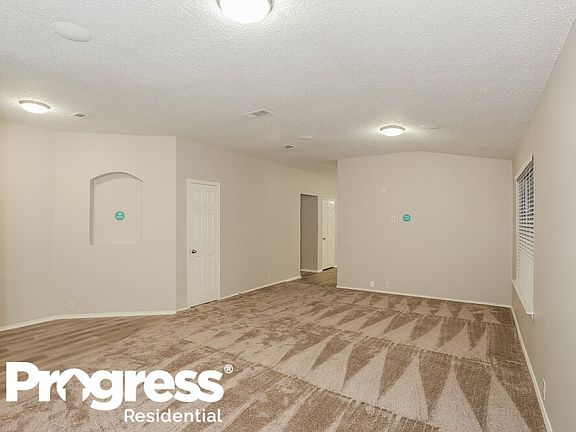 4th image of 102 Shady Brook Dr
