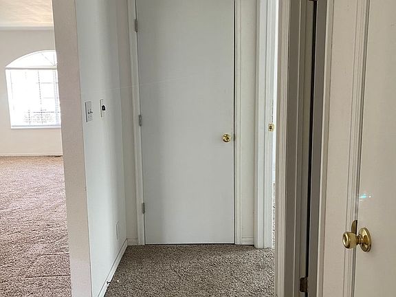 4th image of 1118 Macon Ave