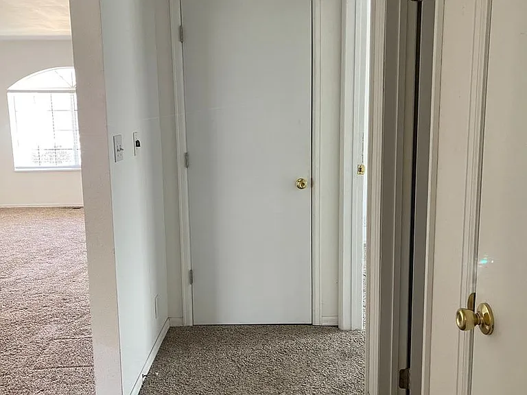1118 Macon Ave — Photo 4