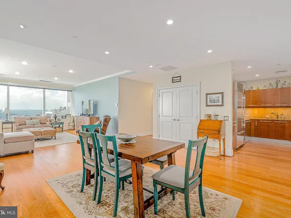 50 S 16th St Unit 4002, Philadelphia, PA 19102