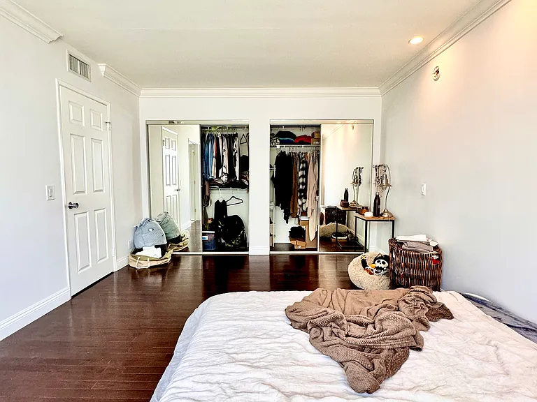 11730 Mayfield Ave #202B — Photo 8