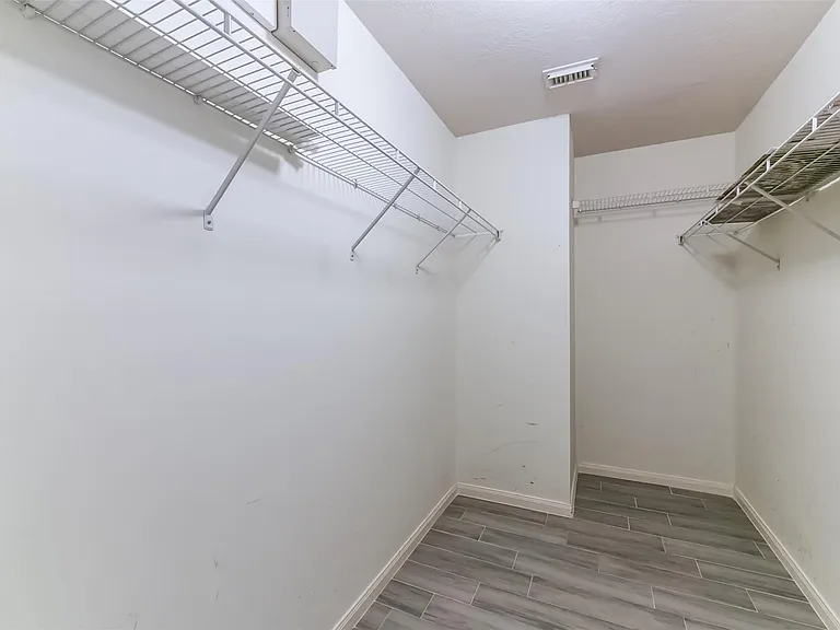 8322 Kingsbridge Meadow Dr — Photo 16