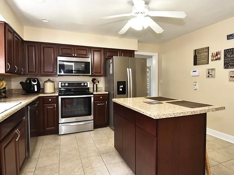 4230 Whitney Ave — Photo 2