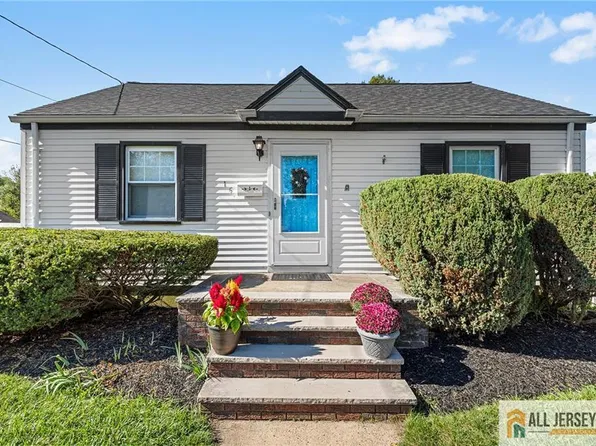 15 Chestnut St, Edison, NJ 08817