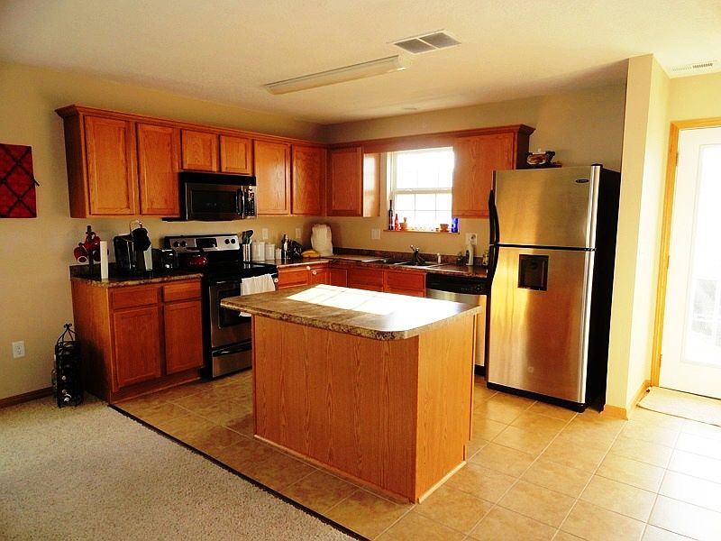 1st image of 320 NE Olivewood