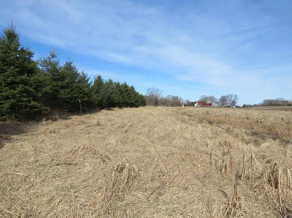 Breezy Point Rd, Fox Lake, WI 53916