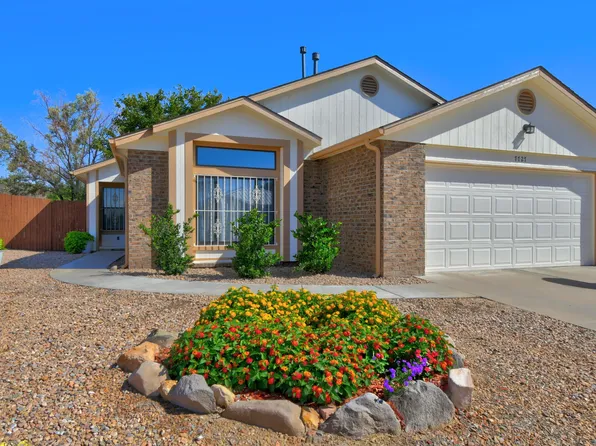 7727 Santa Lucia St NW, Albuquerque, NM 87120