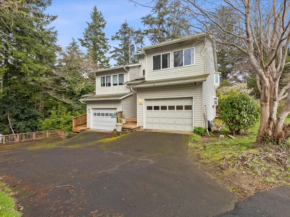 1941/1945 NE 7th Dr, Lincoln City, OR 97367