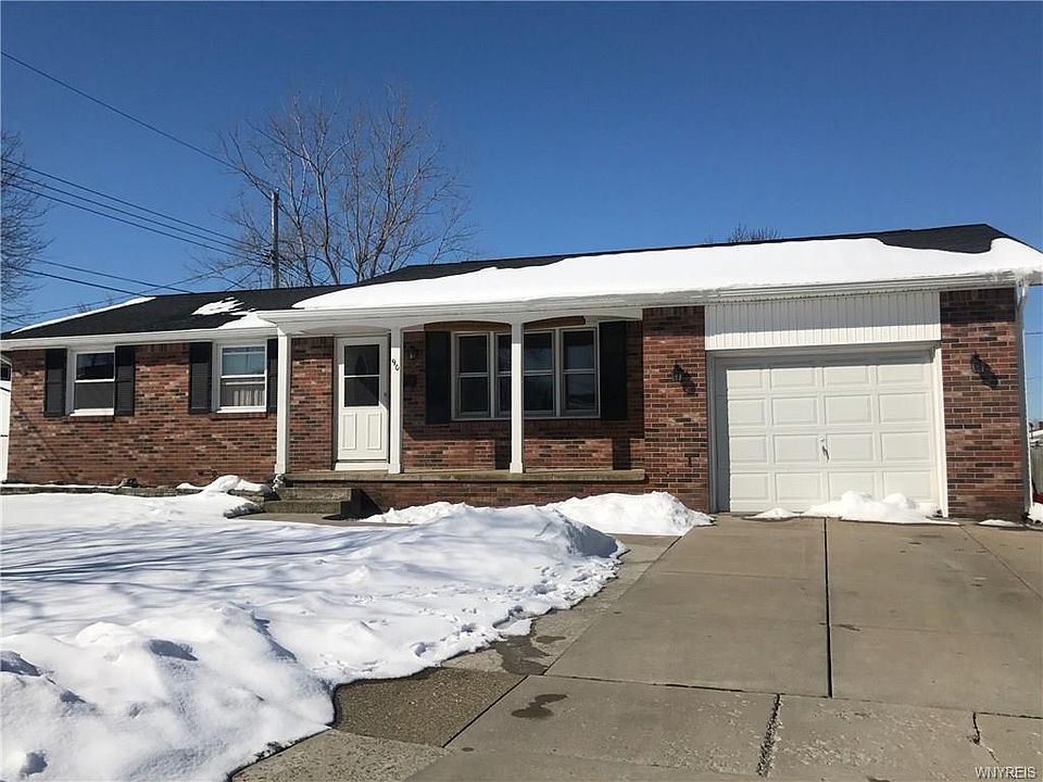 1st image of 90 Thomas Dr
