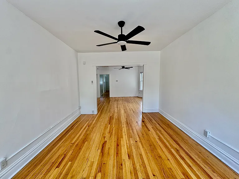 2047 N Lavergne Ave #2 — Photo 2