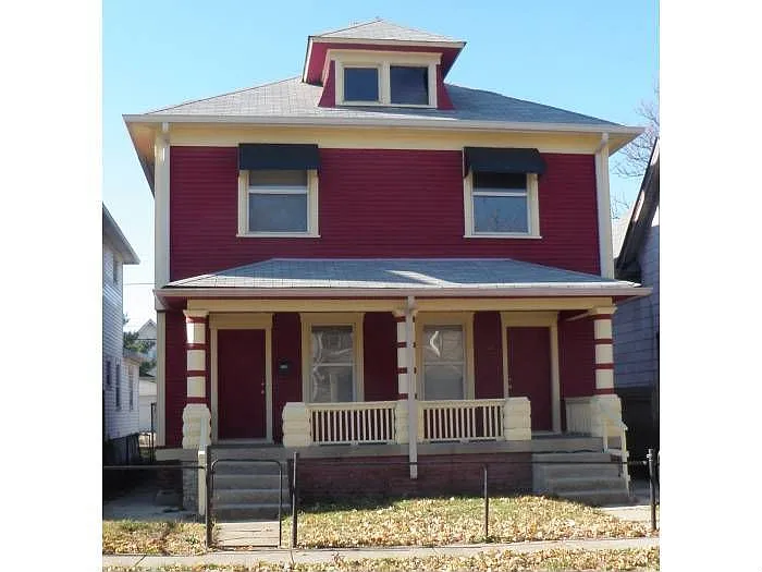 2244 N Kenwood Ave photo 1