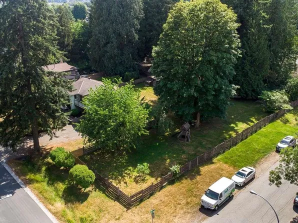 9385 125th St, Surrey, BC V3V 4X5