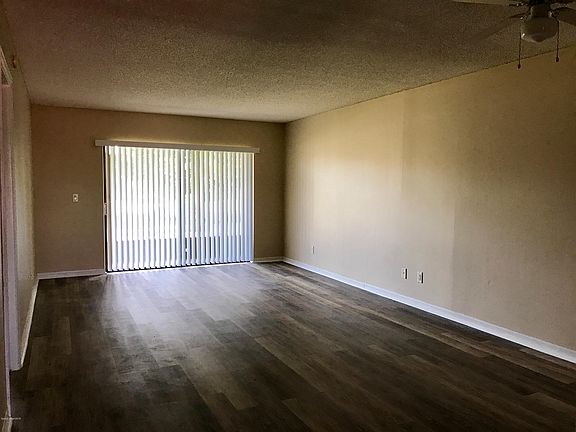 5th image of 1035 Regency Dr #1035