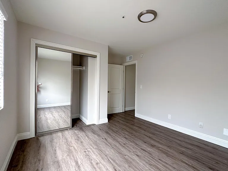 1009 Benito Ave #H — Photo 6