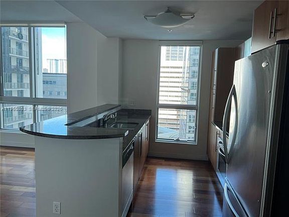 5th image of 300 S Biscayne Blvd APT 1601
