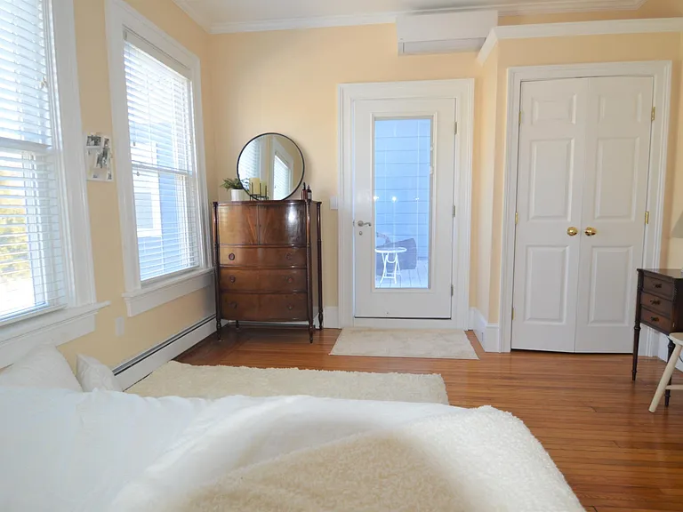 398 Wolcott Ave #4 — Photo 8