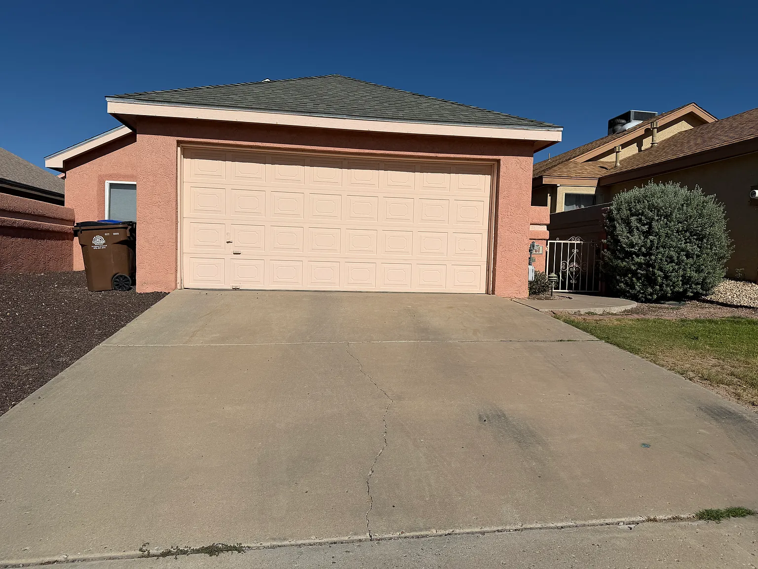 3 bed, 1396 sqft, $1,700 — Photo 1