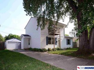 7528 Valley Rd, La Vista, NE 68128