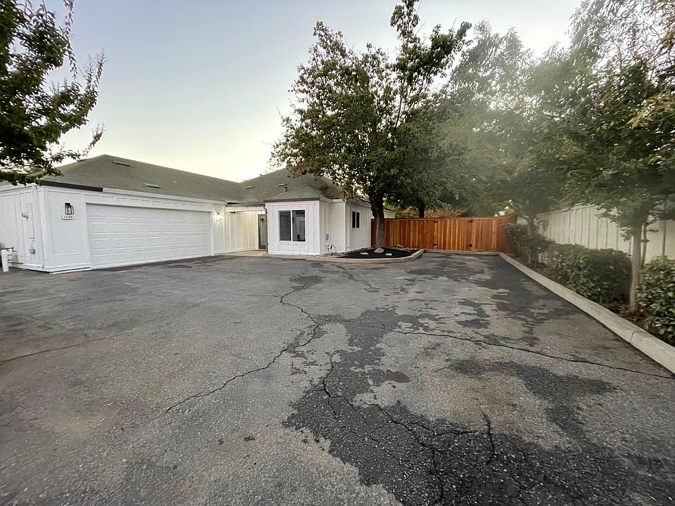 1st image of 1135 Magnolia St