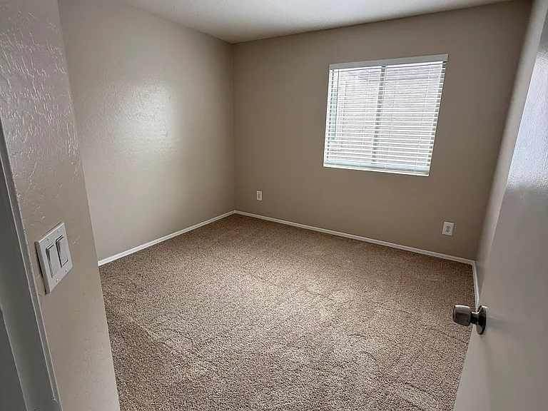 10830 W Taft St — Photo 9